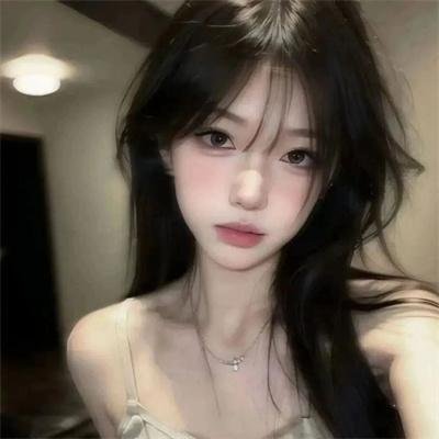 圣洁的艾曼妞